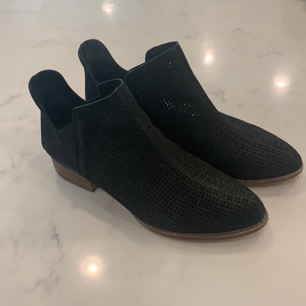 Vince Camuto black leather perforated booties 8